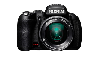 Illustration for article titled Fujifilm's Zoomy FinePix HS20EXR and GPS-Equipped, 1080p-Shooting FinePix F550EXR